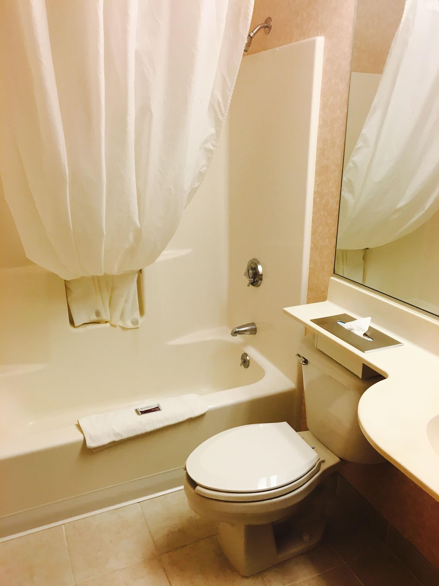 Microtel & By Wyndham Syracuse
