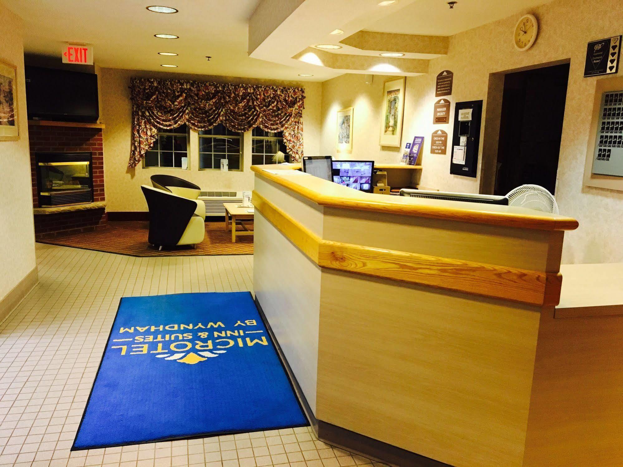 Microtel & By Wyndham Syracuse Motel 2*
