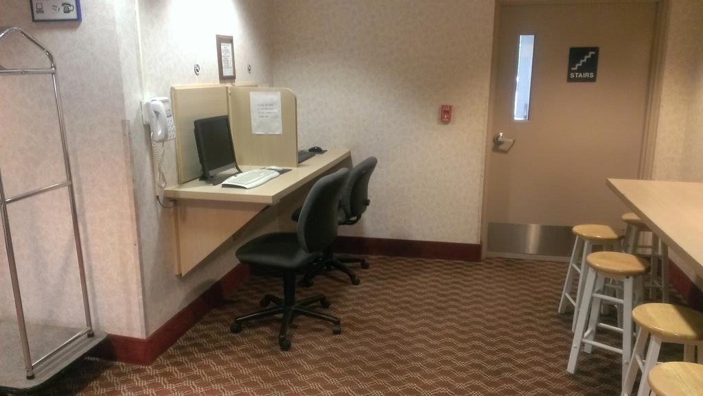Microtel & By Wyndham Syracuse 2*